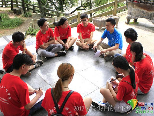 MILE米乐官方网站志愿者探访老街 为灾后修复建言献策