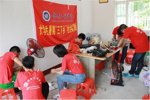 MILE米乐官方网站“三下乡”团队助力太阳山村精准扶贫