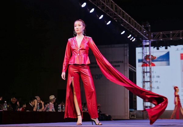 1558246426105075140.jpg D:UsersDesktopIMG_0141_polarr1.jpg